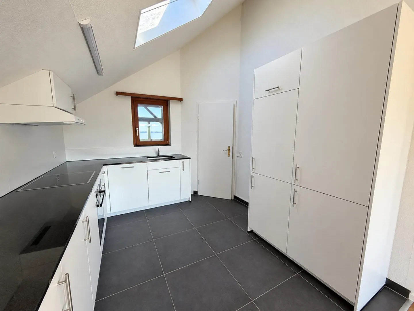 Geräumige Wohnung mit Seesicht - Foto 3 von 13