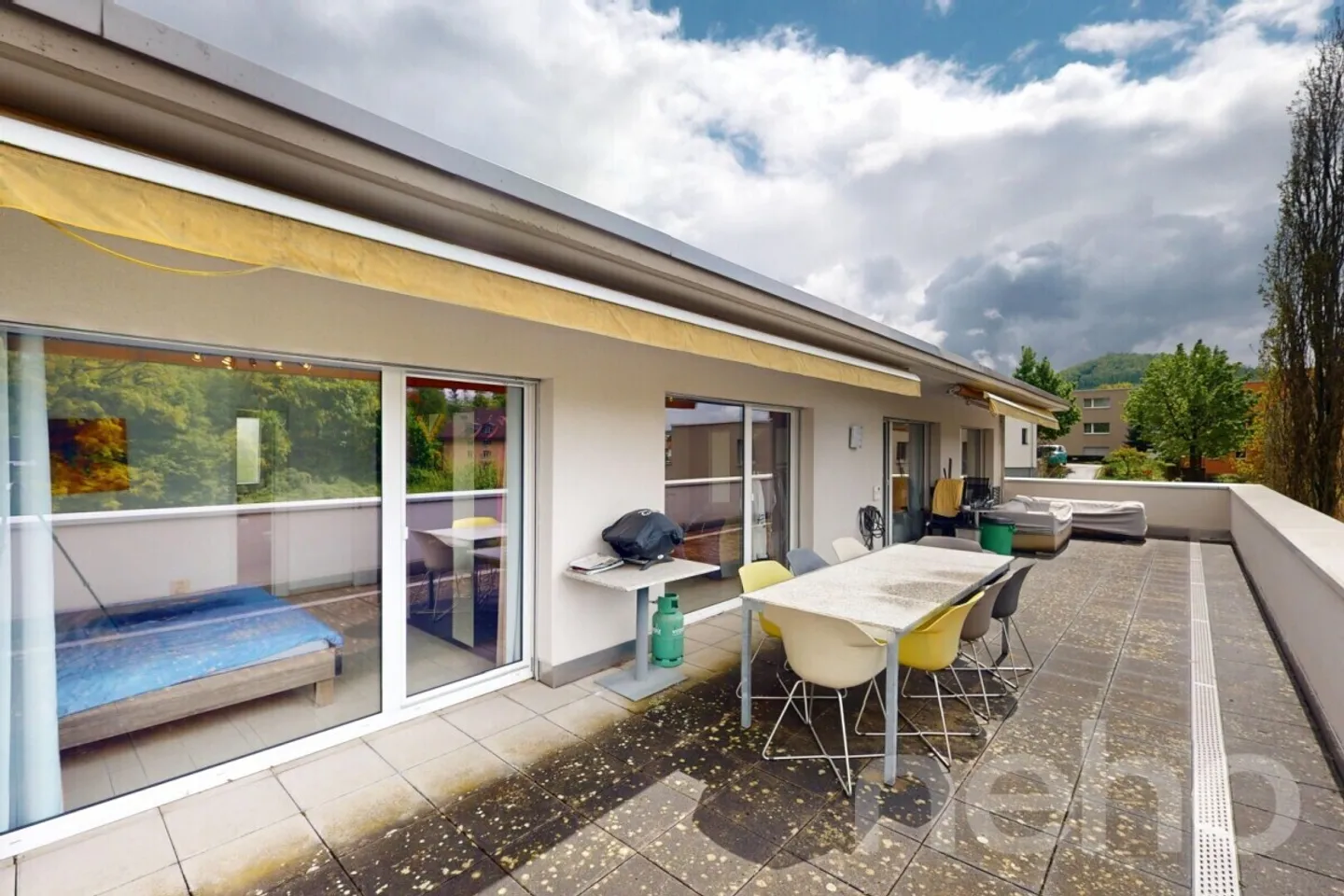 Votre nouveau chez-vous avec un grand balcon et une vue dégagée - Photo 9 sur 13