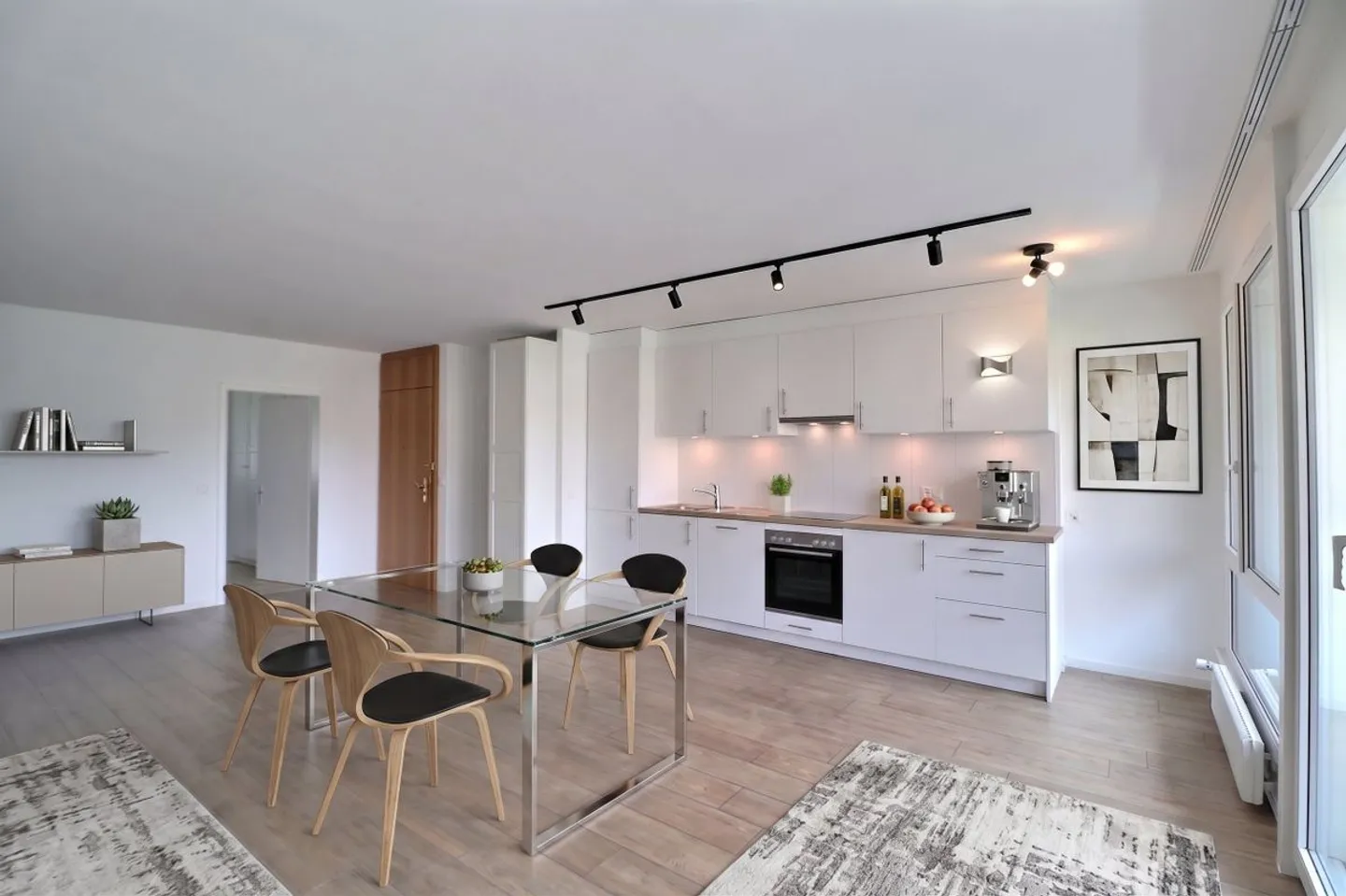 Appartement Charmant avec Vue sur Montagne - Photo 4 sur 13