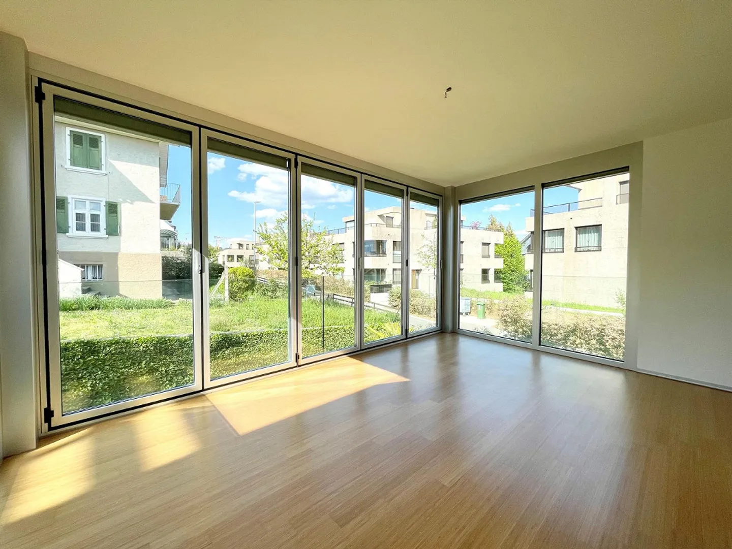 Very modern and high-quality apartment in a central and quiet location - Photo 9 of 13