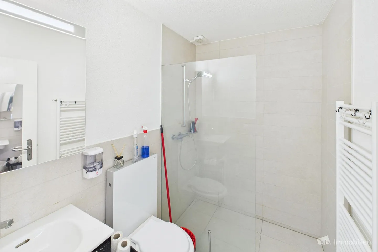 1.5 Room Apartment with a View - Photo 3 of 8