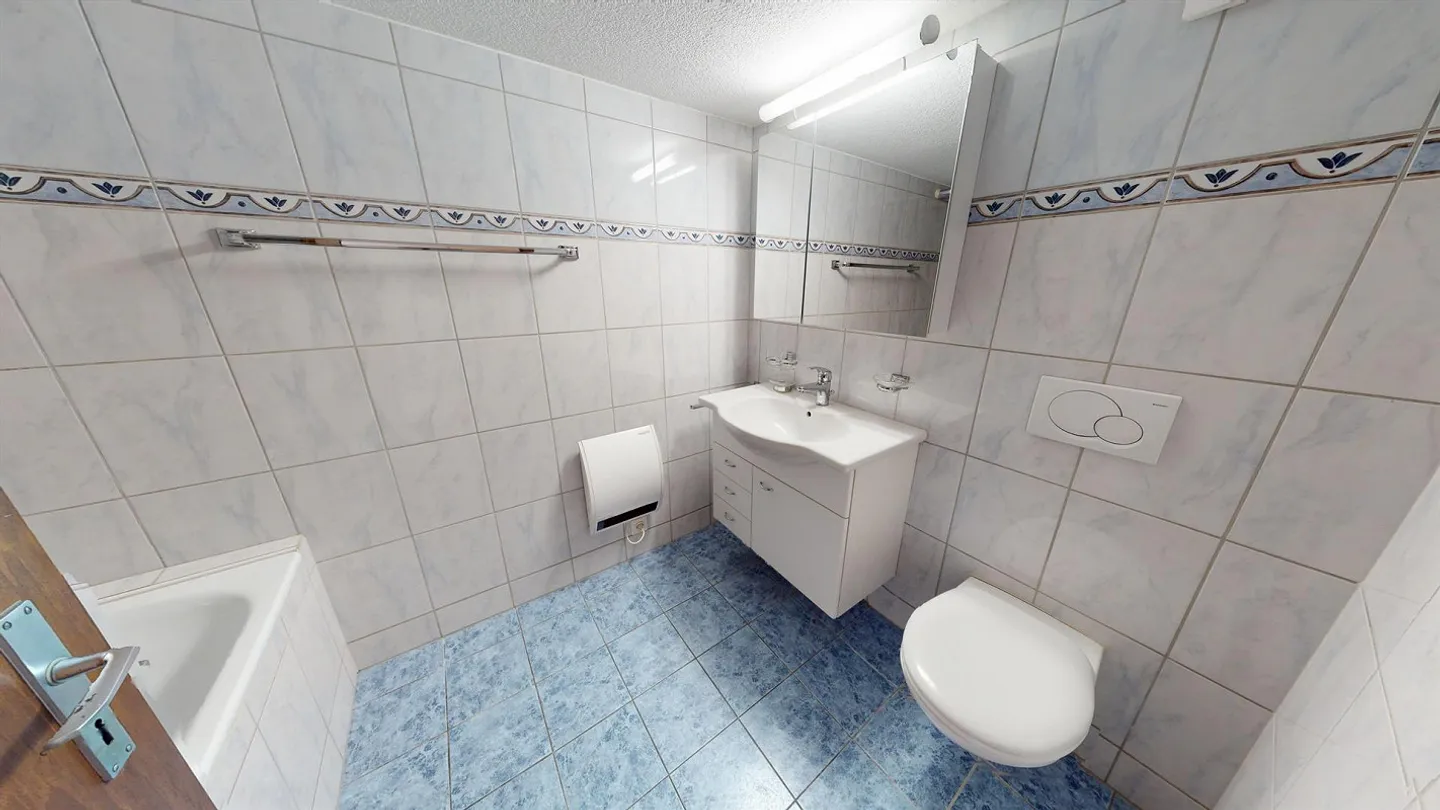 Cozy Ground Floor Apartment in the Core Zone - Photo 6 of 12