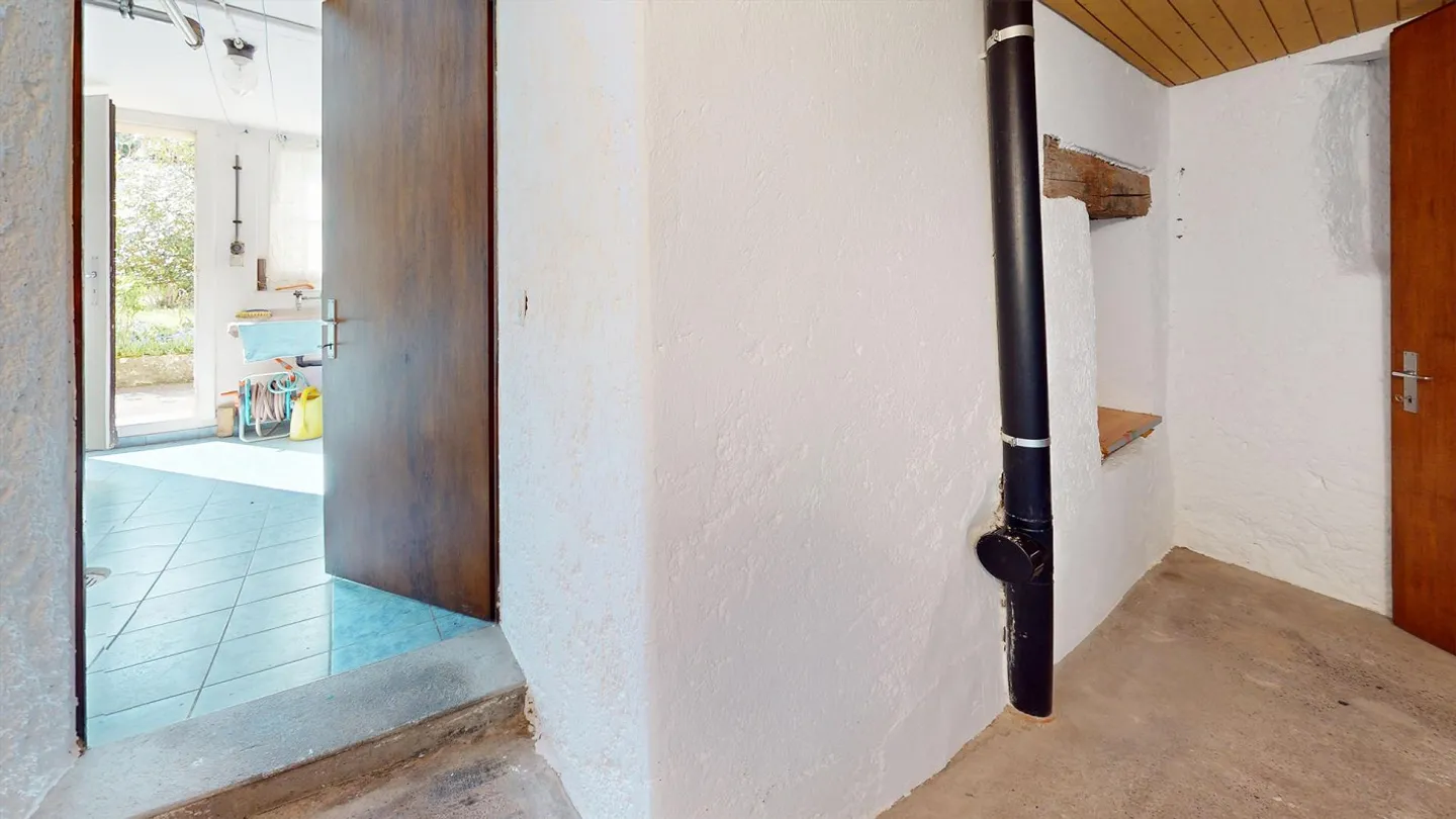 Cozy Ground Floor Apartment in the Core Zone - Photo 7 of 12