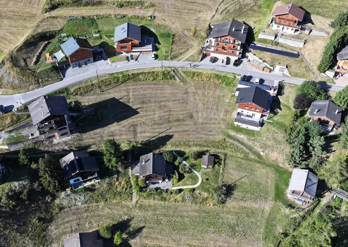Magnifique terrain avec vue et soleil à Eison (St-Martin VS) Val d'Hérens - Photo 5 sur 6