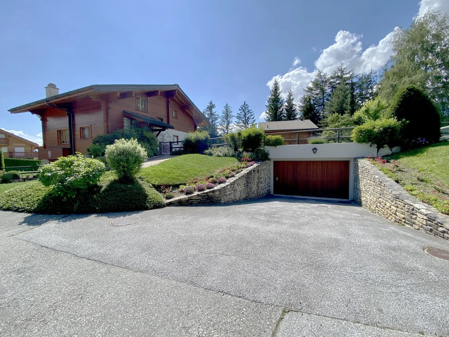 Complesso di Chalet a Crans - Foto 1 di 32