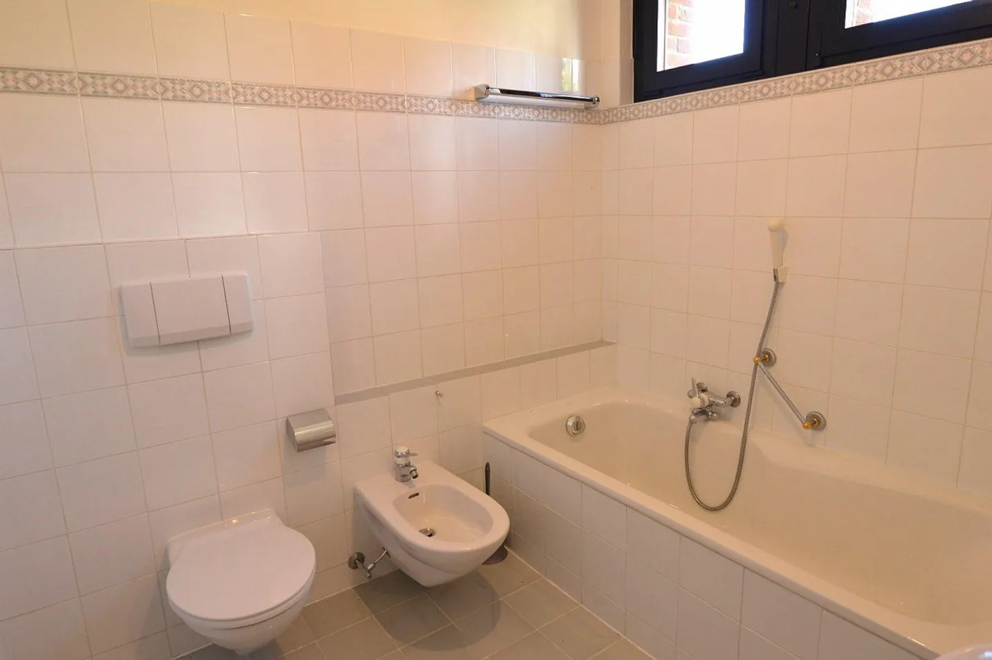 Appartamento spazioso con terrazza - Foto 12 di 13
