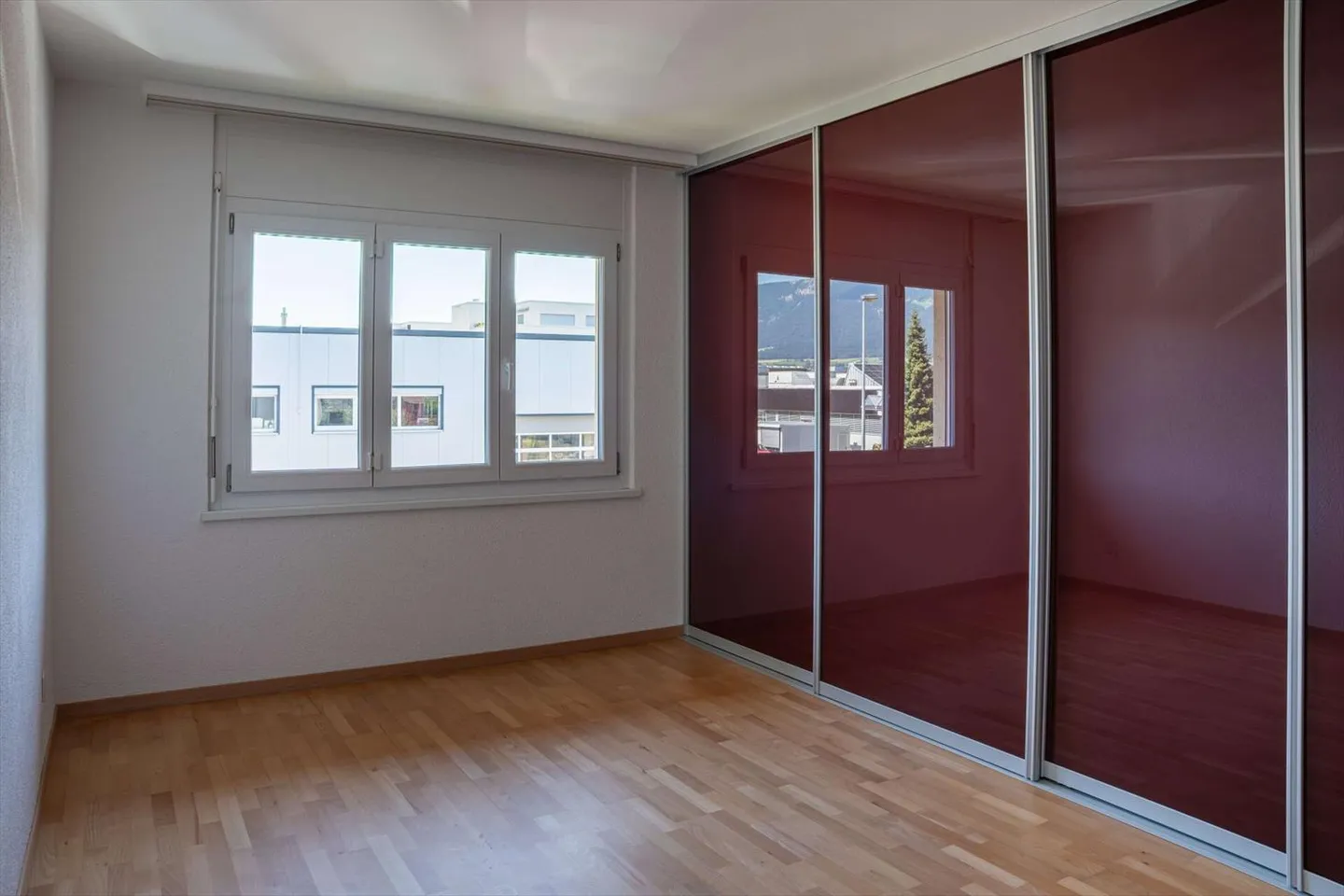 Appartement de 4,5 pièces dans une maison de 6 familles bien entretenue - Photo 6 sur 12