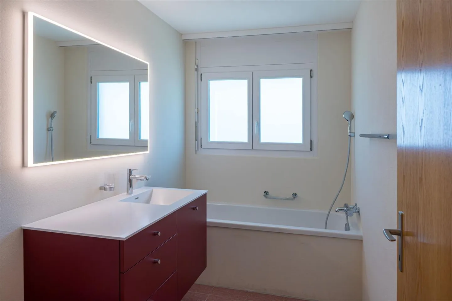 Appartement de 4,5 pièces dans une maison de 6 familles bien entretenue - Photo 7 sur 12