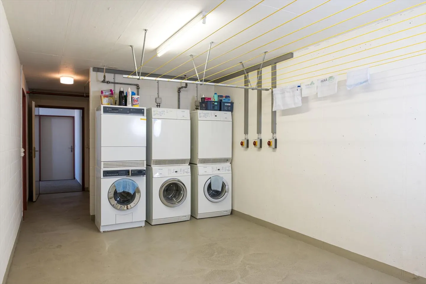 Appartement de 4,5 pièces dans une maison de 6 familles bien entretenue - Photo 9 sur 12