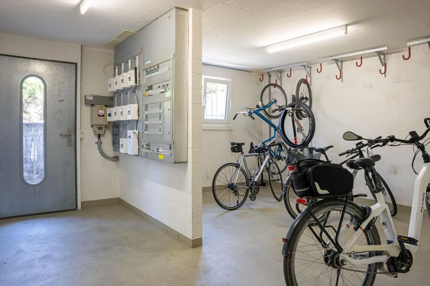 Appartement de 4,5 pièces dans une maison de 6 familles bien entretenue - Photo 10 sur 12