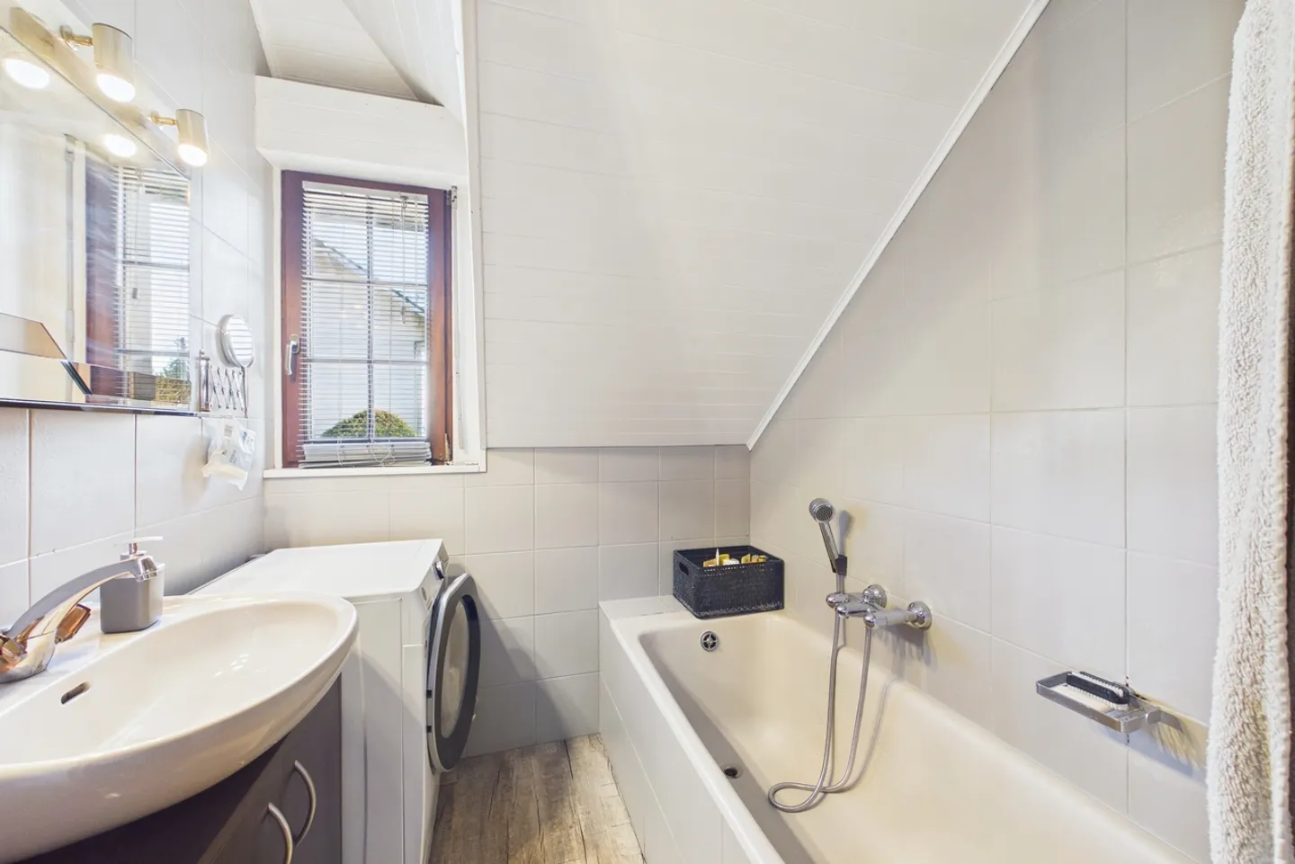 Einzelvilla mit großzügigen Volumen - Foto 5 von 6