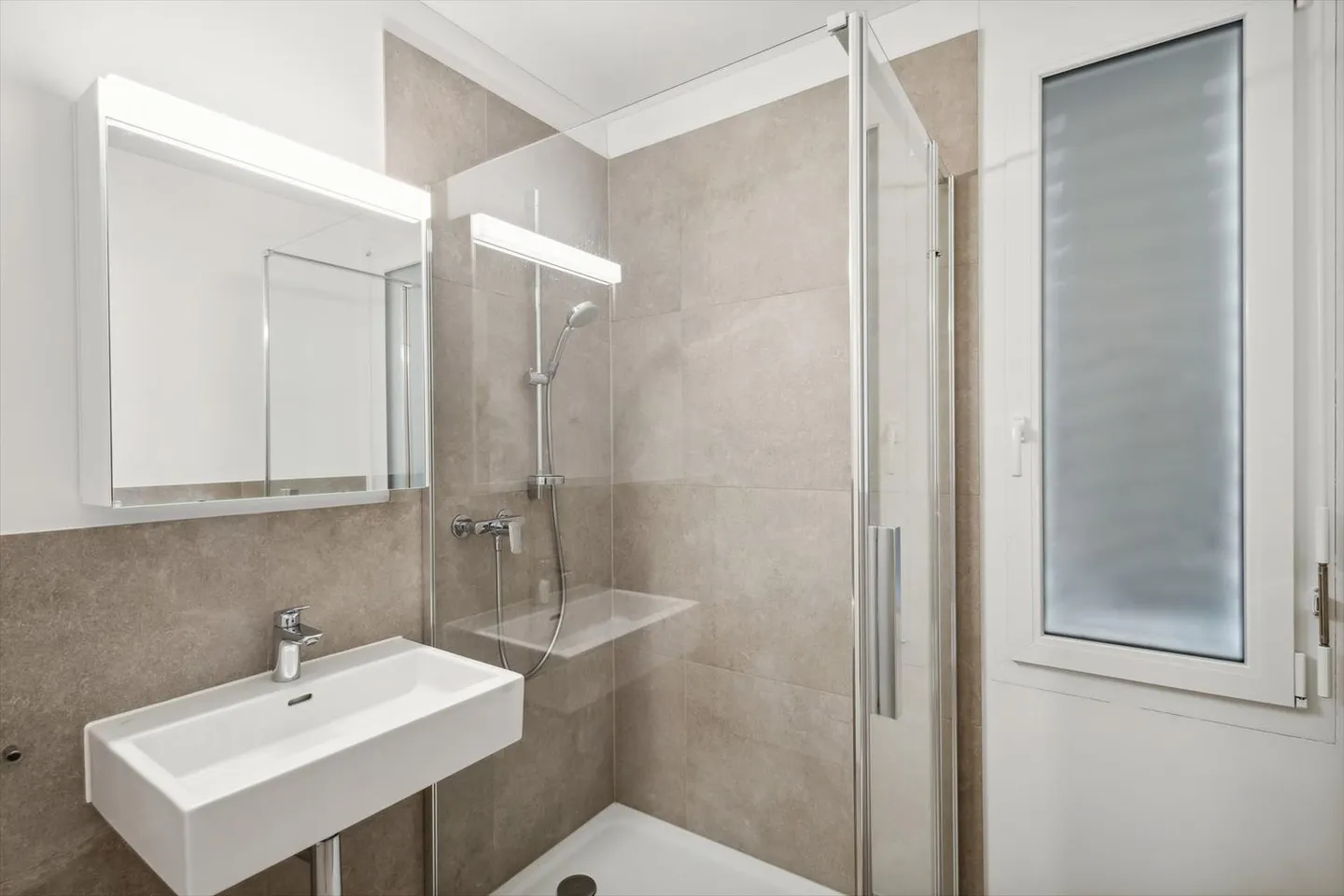 Zona ideale per gli spostamenti - Foto 5 von 10