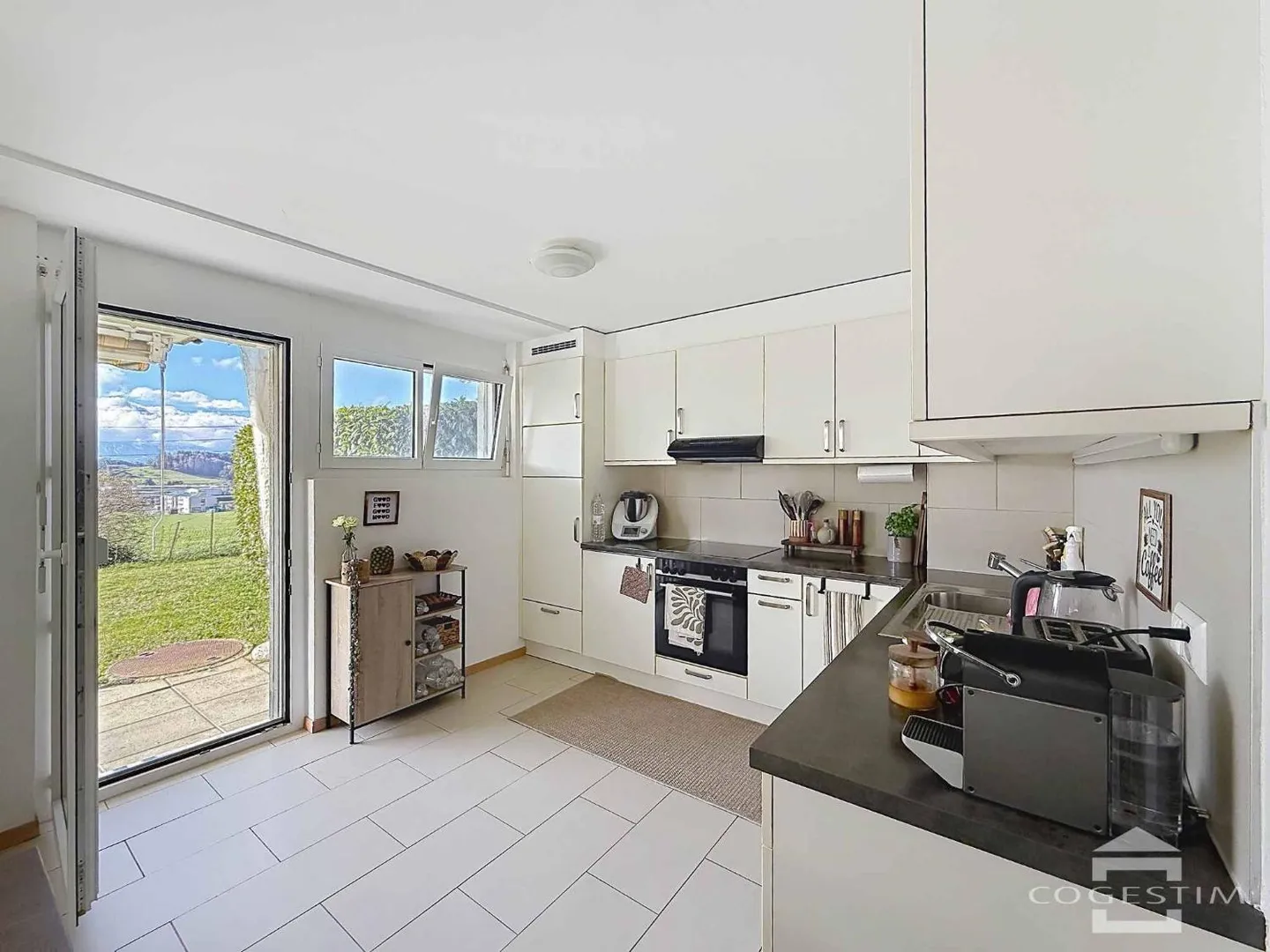 Appartement Charmant avec Jardin - Photo 3 sur 7