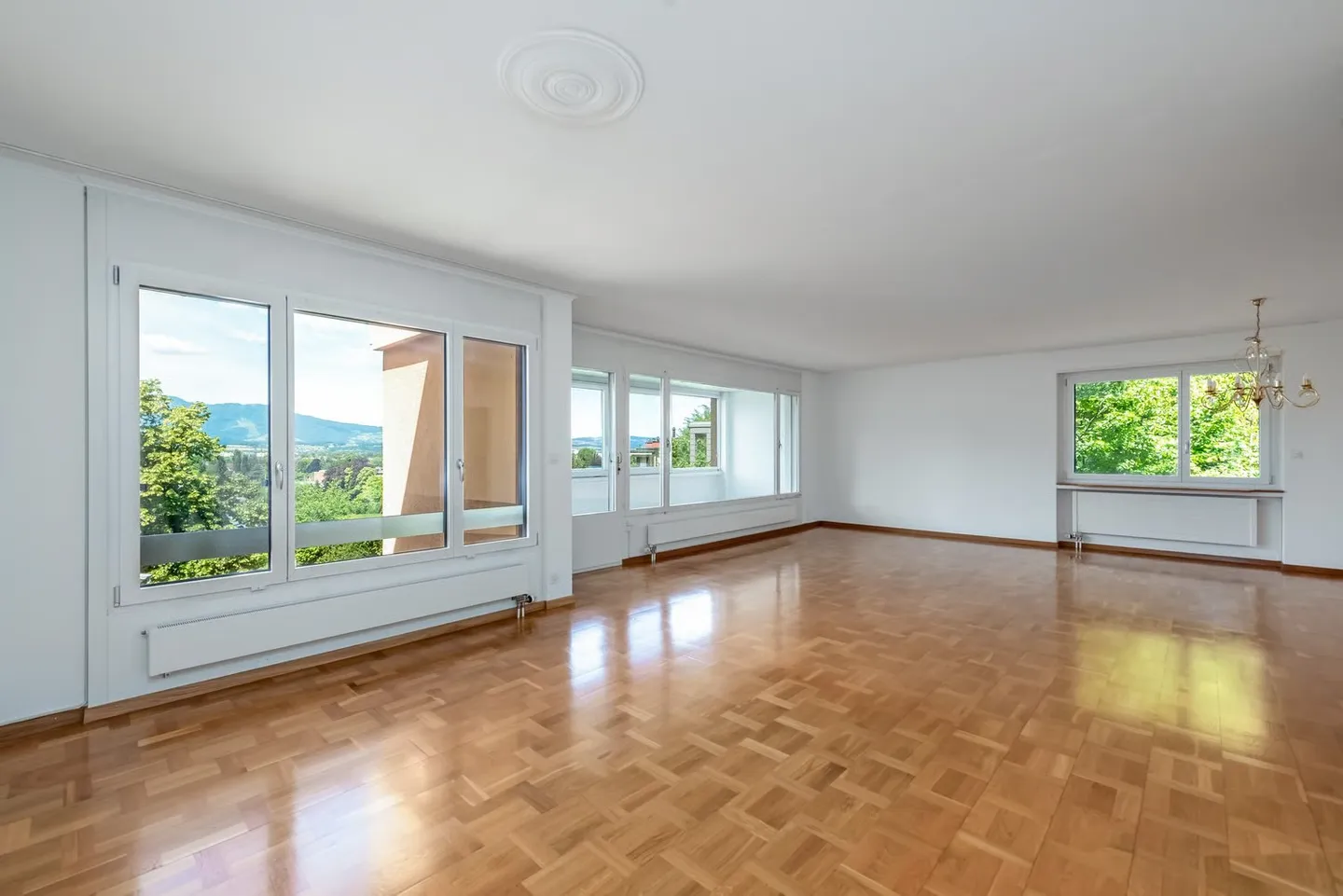 Spacious and bright 4.5-room apartment with mountain view in Thun - Photo 7 of 18