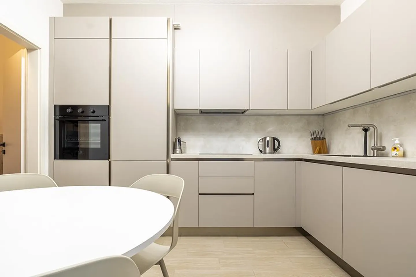 CENTRAL 2.5 PIÈCES MEUBLÉ À MENDRISIO - Photo 7 sur 11