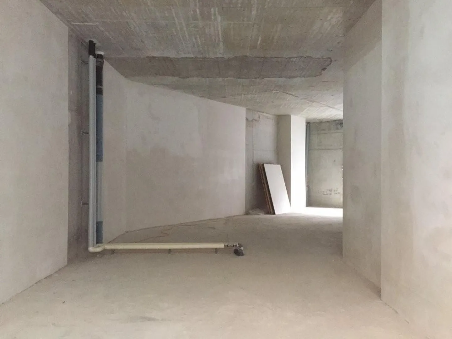 Geräumige Gewerberäumlichkeiten in Oerlikon - Foto 2 von 2