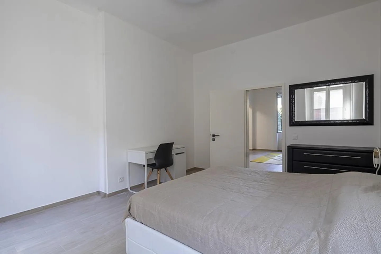 CENTRAL 2.5 PIÈCES MEUBLÉ À MENDRISIO - Photo 11 sur 11