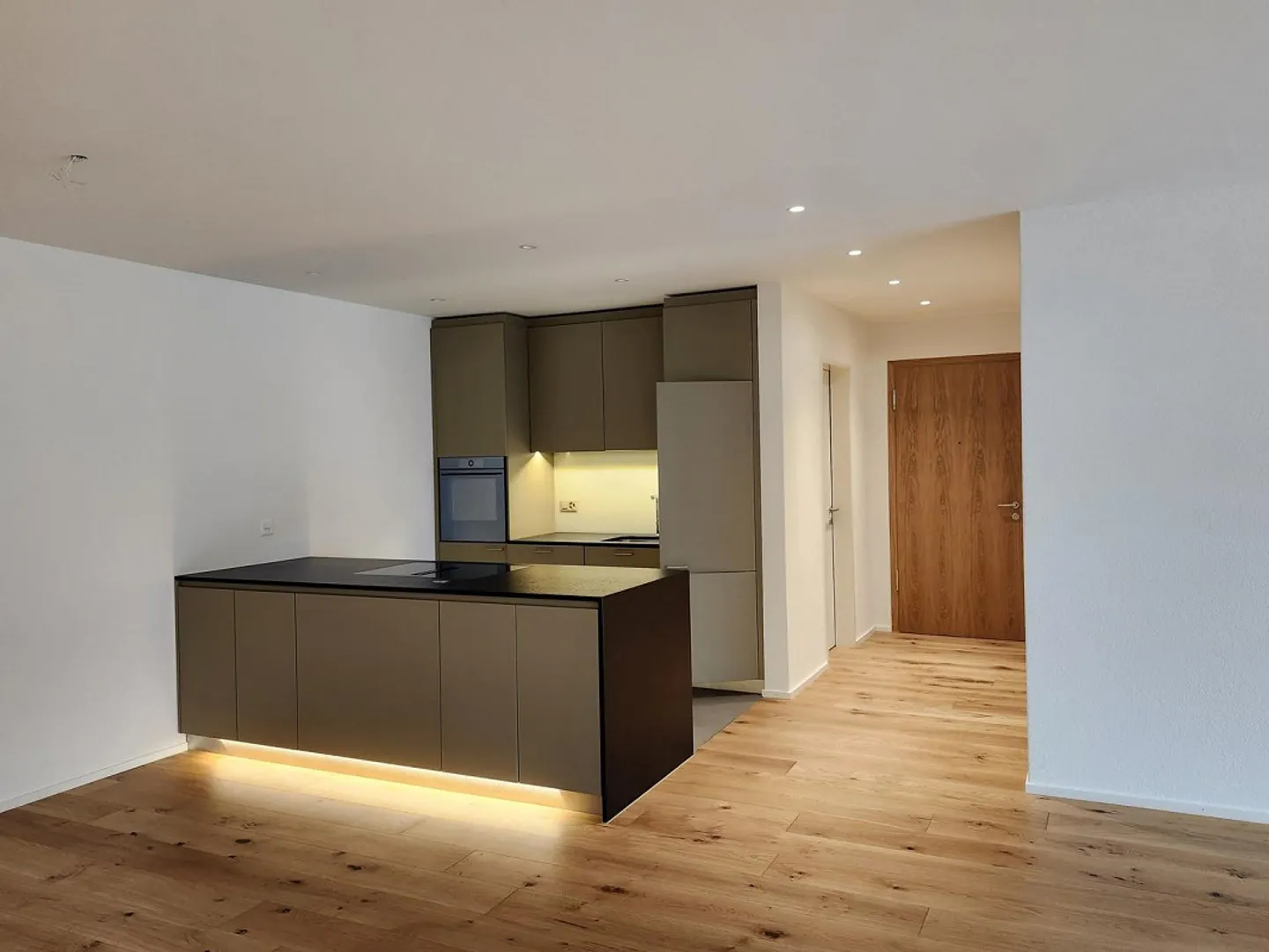 Modernes Wohnen an zentraler Lage  neuwertige 4.5-Zimmerwohnung in ... - Photo 2 of 10