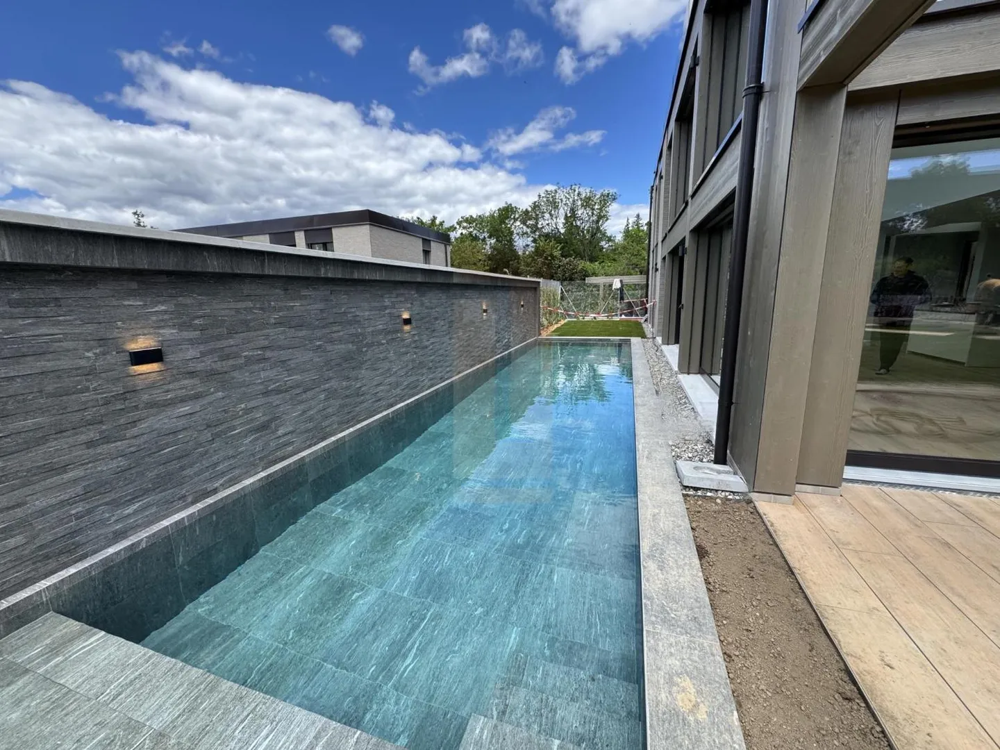 Wunderschöne neue zeitgenössische Villa - Foto 3 von 13