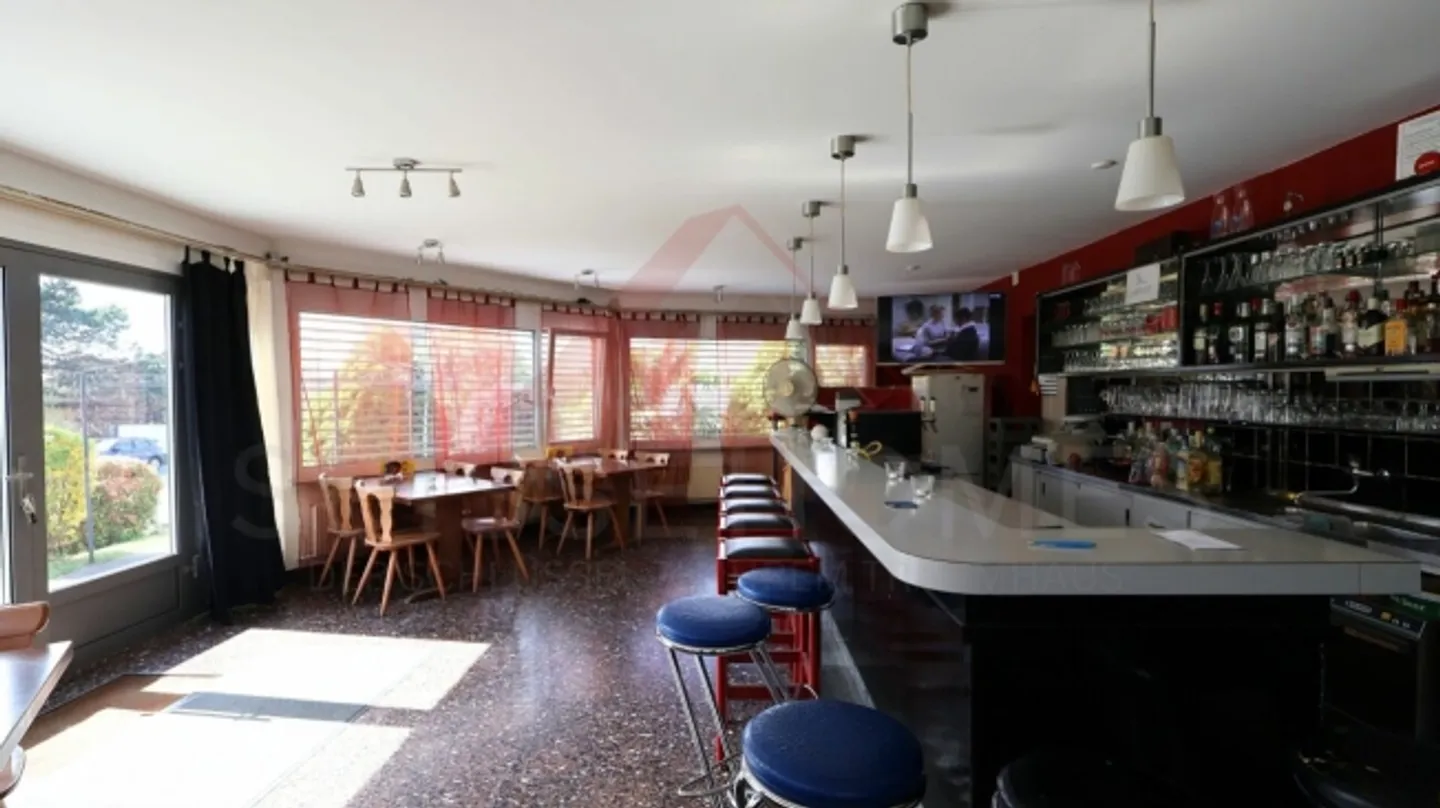 Proprietà residenziale e commerciale a Fahy (JU) - Fascino e potenziale per vivere e lavorare nello stesso posto - Foto 4 di 20