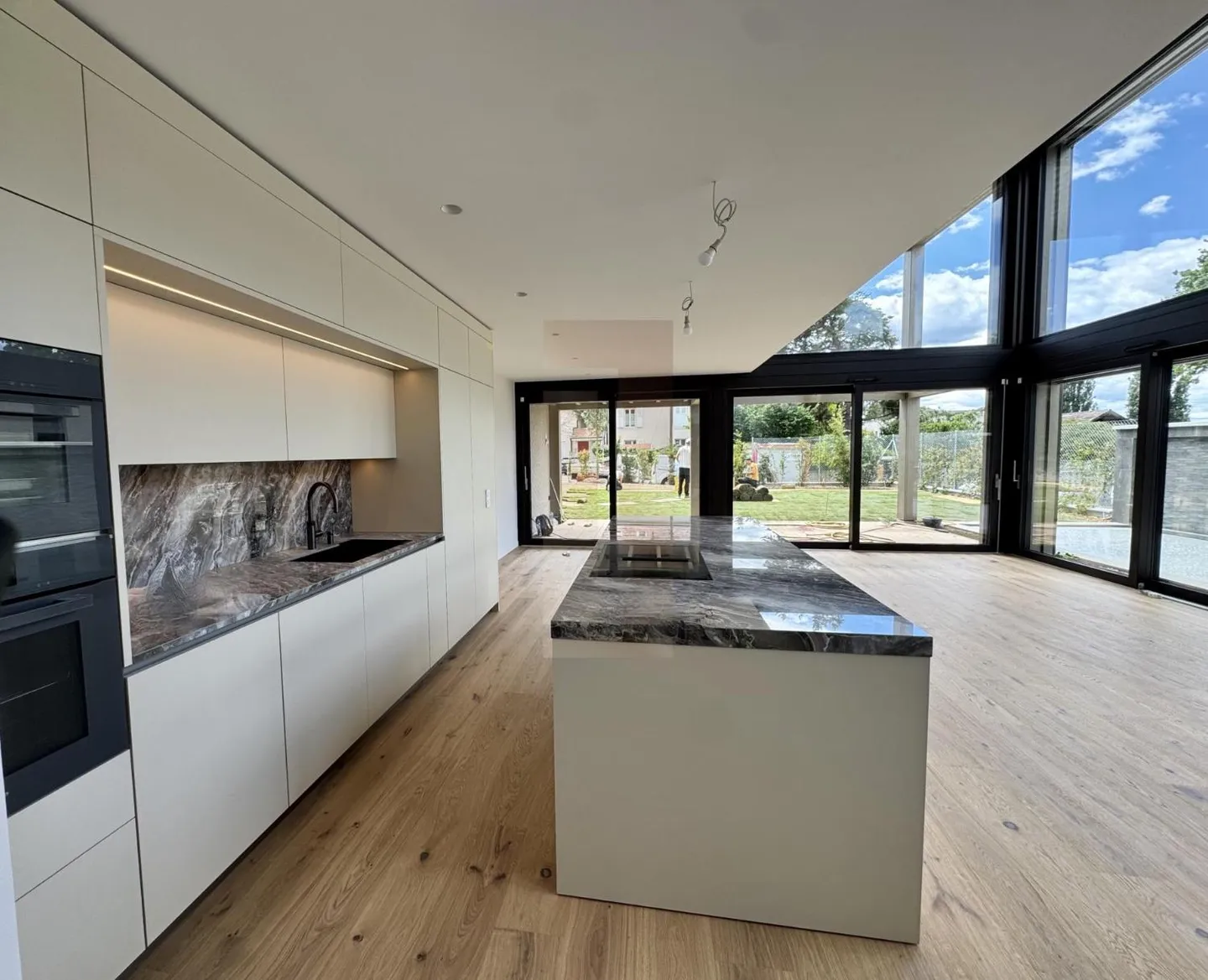 Wunderschöne neue zeitgenössische Villa - Foto 5 von 13