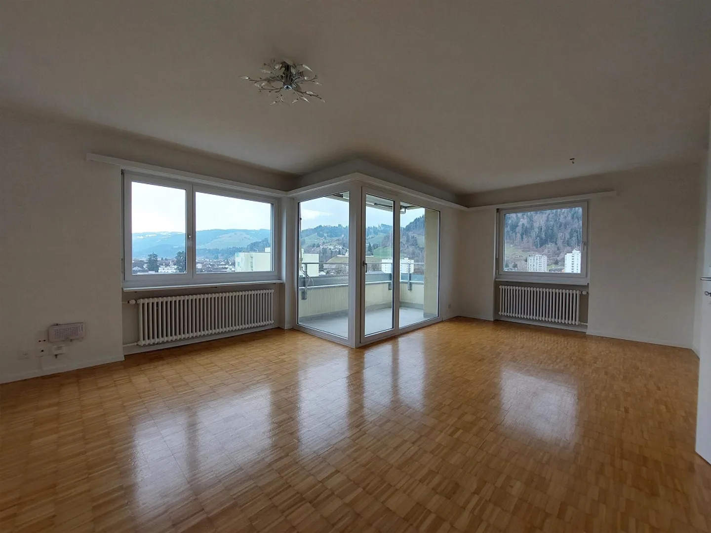Helle 4.5-Zimmerwohnung in Wattwil - Foto 3 von 9