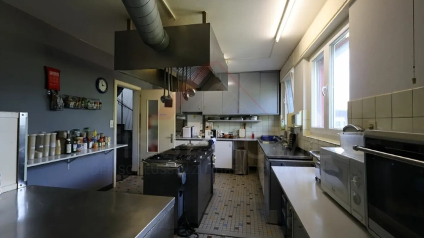 Proprietà residenziale e commerciale a Fahy (JU) - Fascino e potenziale per vivere e lavorare nello stesso posto - Foto 11 di 20