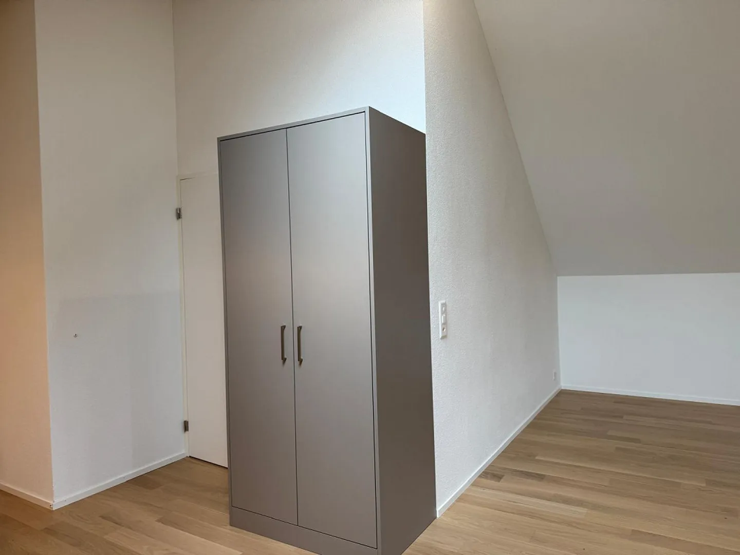 Studio mansardato affascinante - Foto 3 di 7