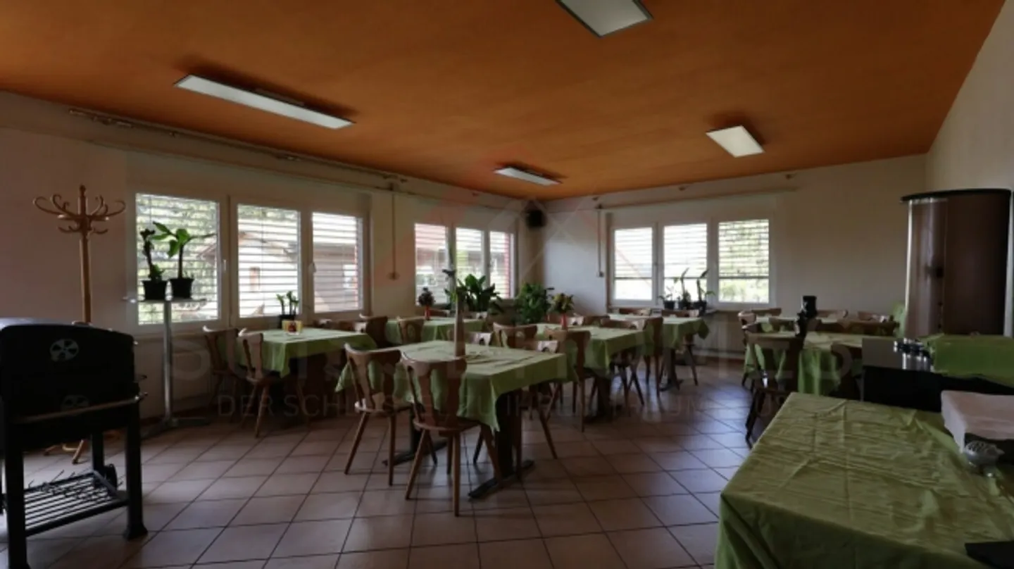 Proprietà residenziale e commerciale a Fahy (JU) - Fascino e potenziale per vivere e lavorare nello stesso posto - Foto 13 di 20