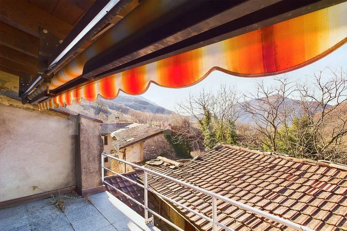 Propriété avec le potentiel de créer une oasis de paix et de tranquillité - Photo 4 sur 13