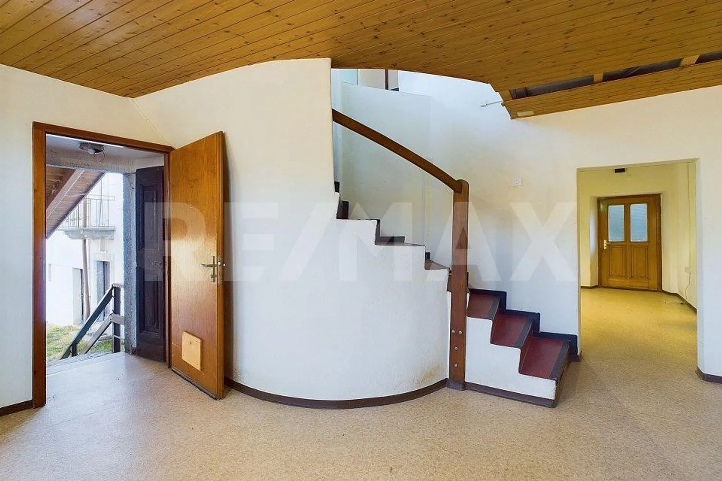 Propriété avec le potentiel de créer une oasis de paix et de tranquillité - Photo 9 sur 13