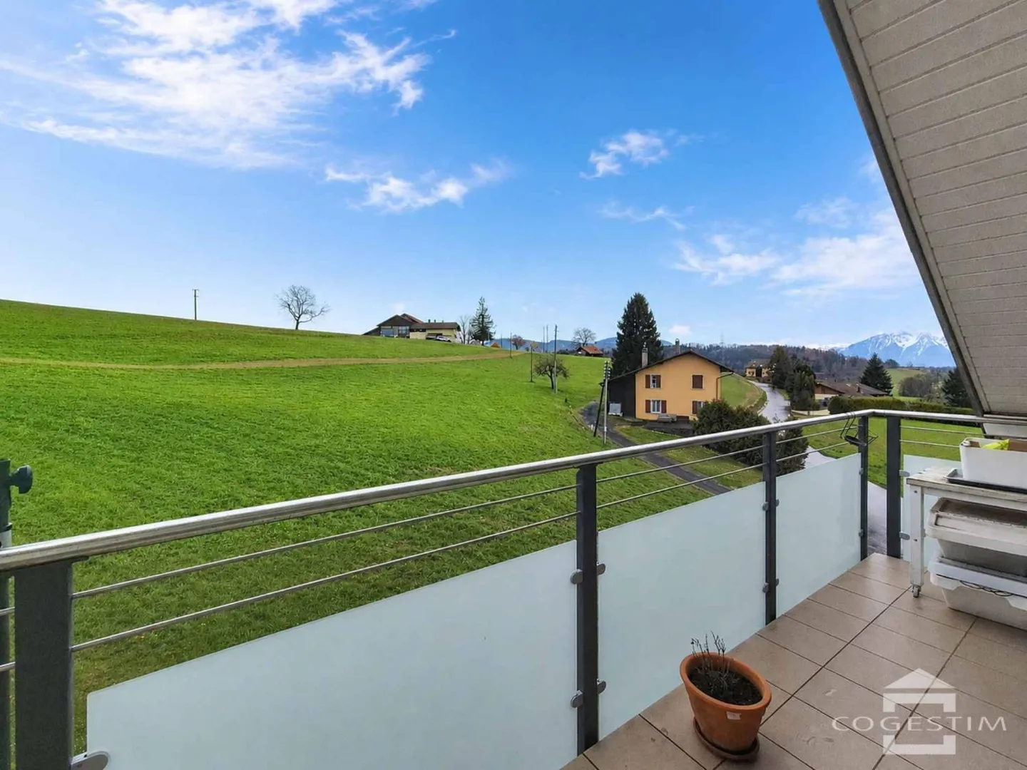Appartement Charmant avec Terrasse - Photo 5 sur 5