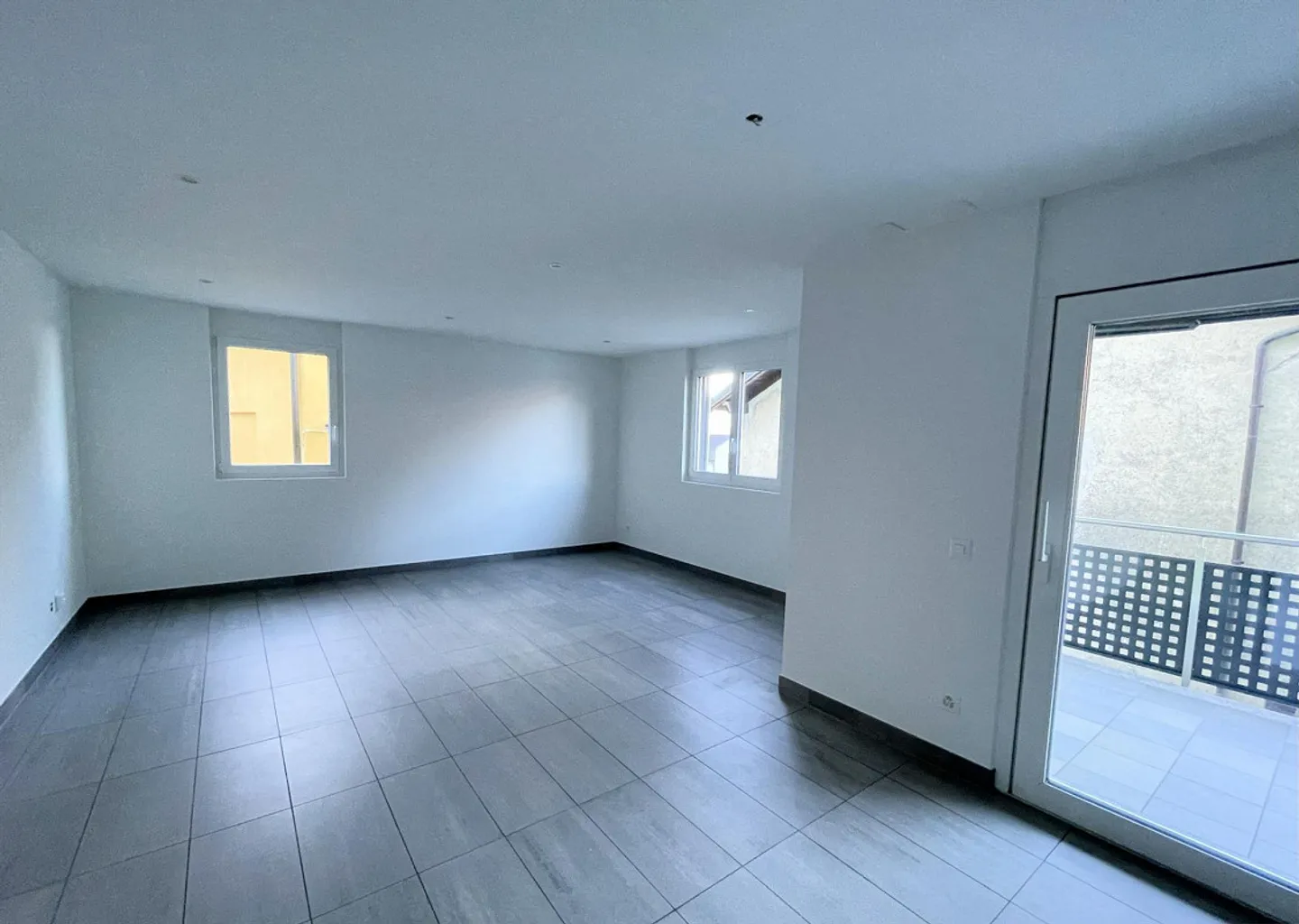Appartement dans une petite construction et dans un emplacement très calme - Photo 8 sur 18