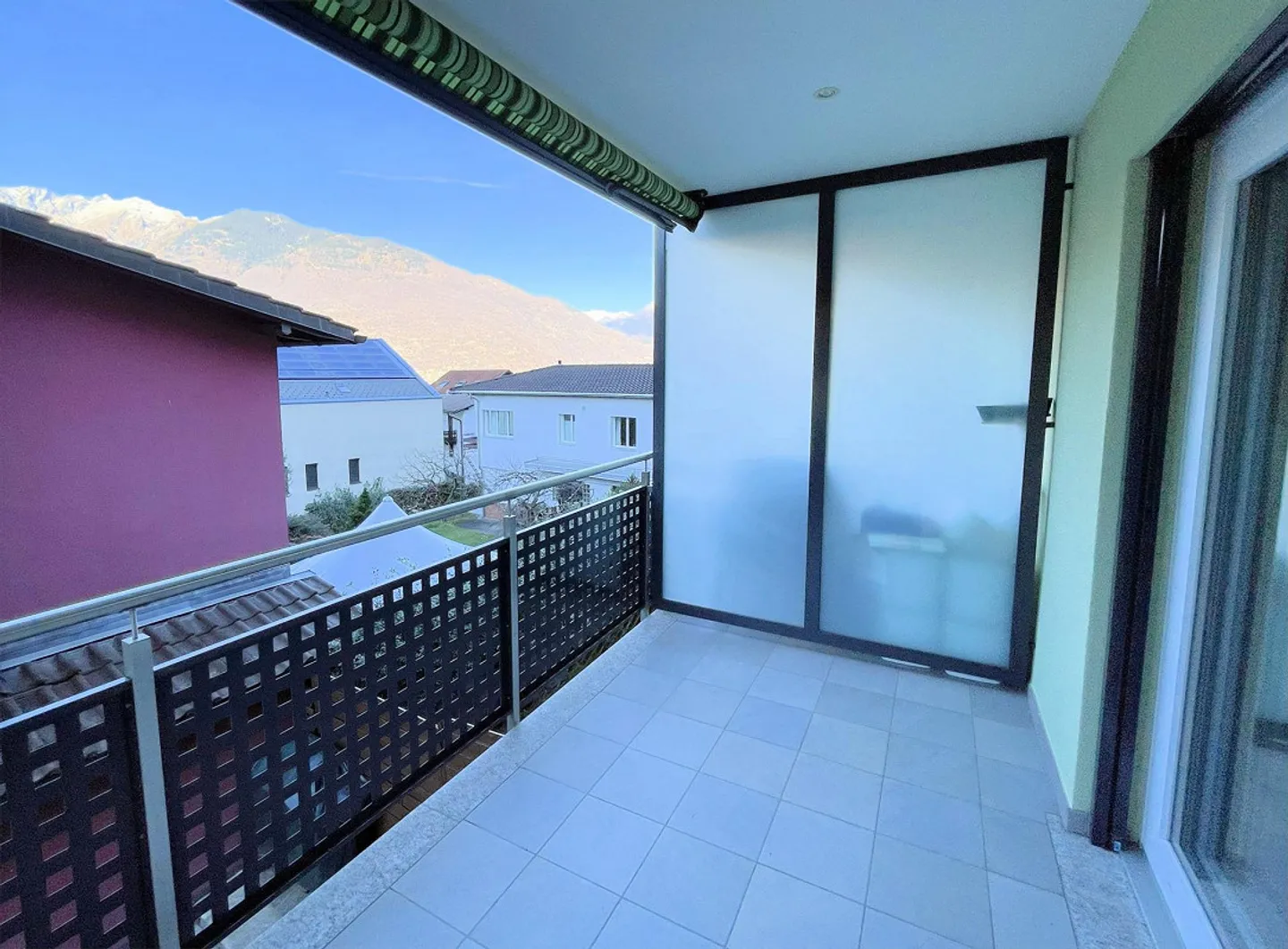Appartement dans une petite construction et dans un emplacement très calme - Photo 16 sur 18