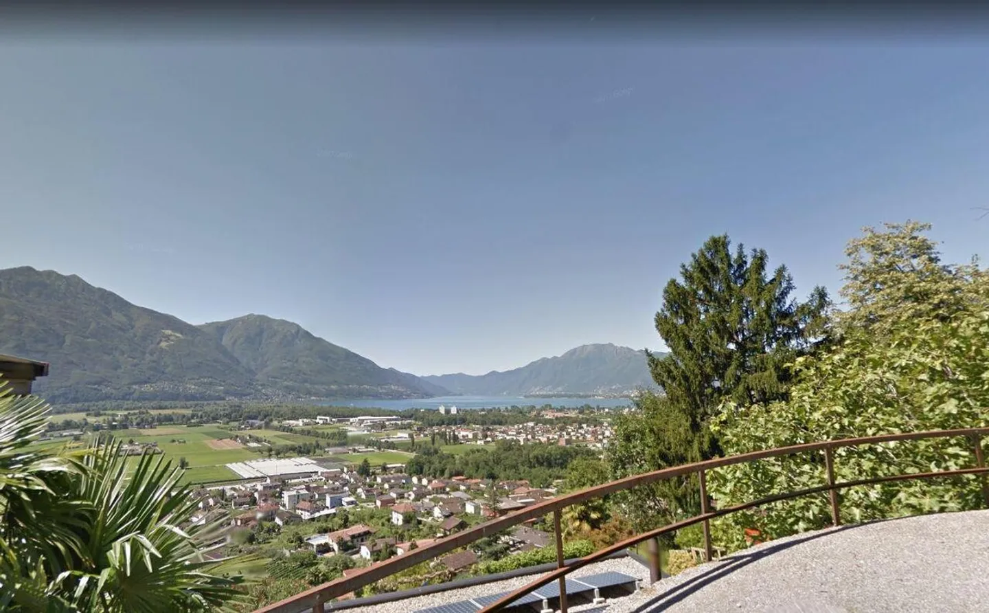 Außergewöhnliches Villengrundstück in Gordola - Foto 1 von 1