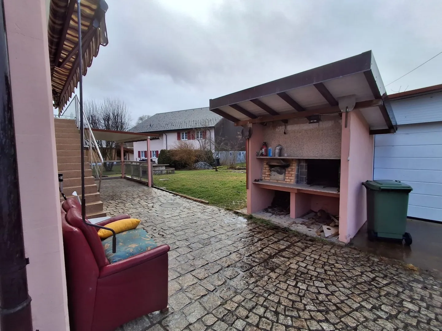 Villa familiale avec revenus locatifs - Photo 6 sur 12