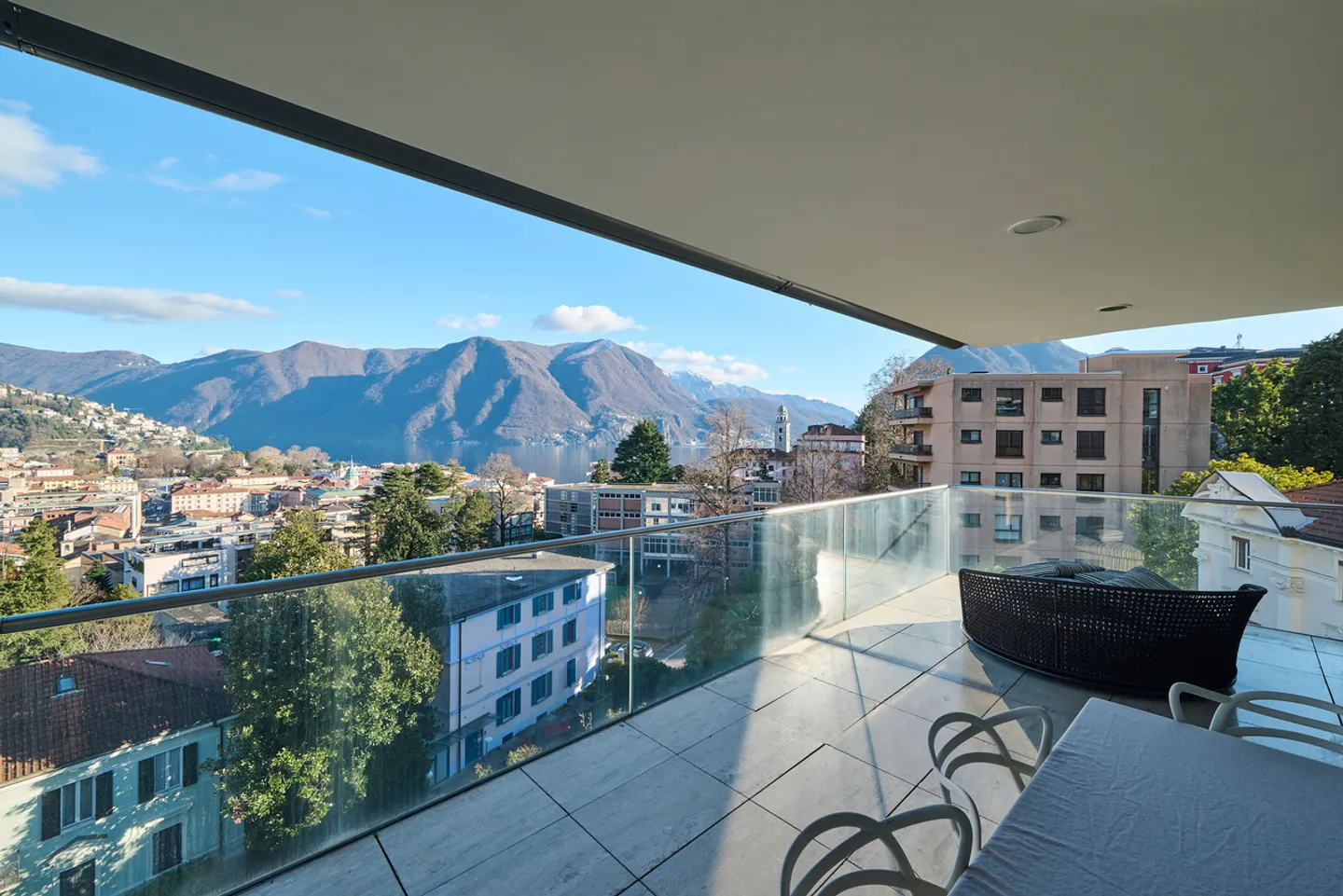Prestigeträchtige 4,5-Zimmer-Wohnung mit Seeblick nur wenige Schritte vom Zentrum von Lugano entfernt - Foto 1 von 16
