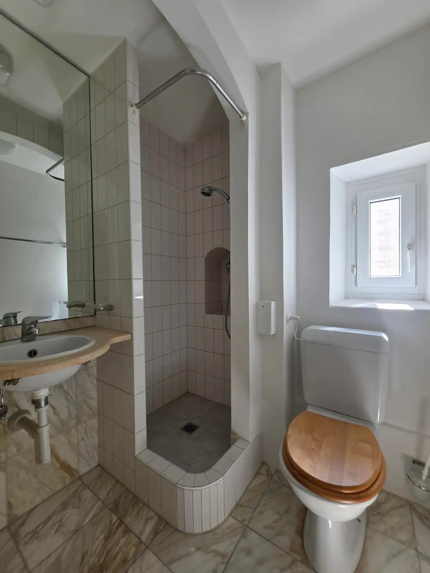 3.5 room apartment with gallery - Photo 7 of 12