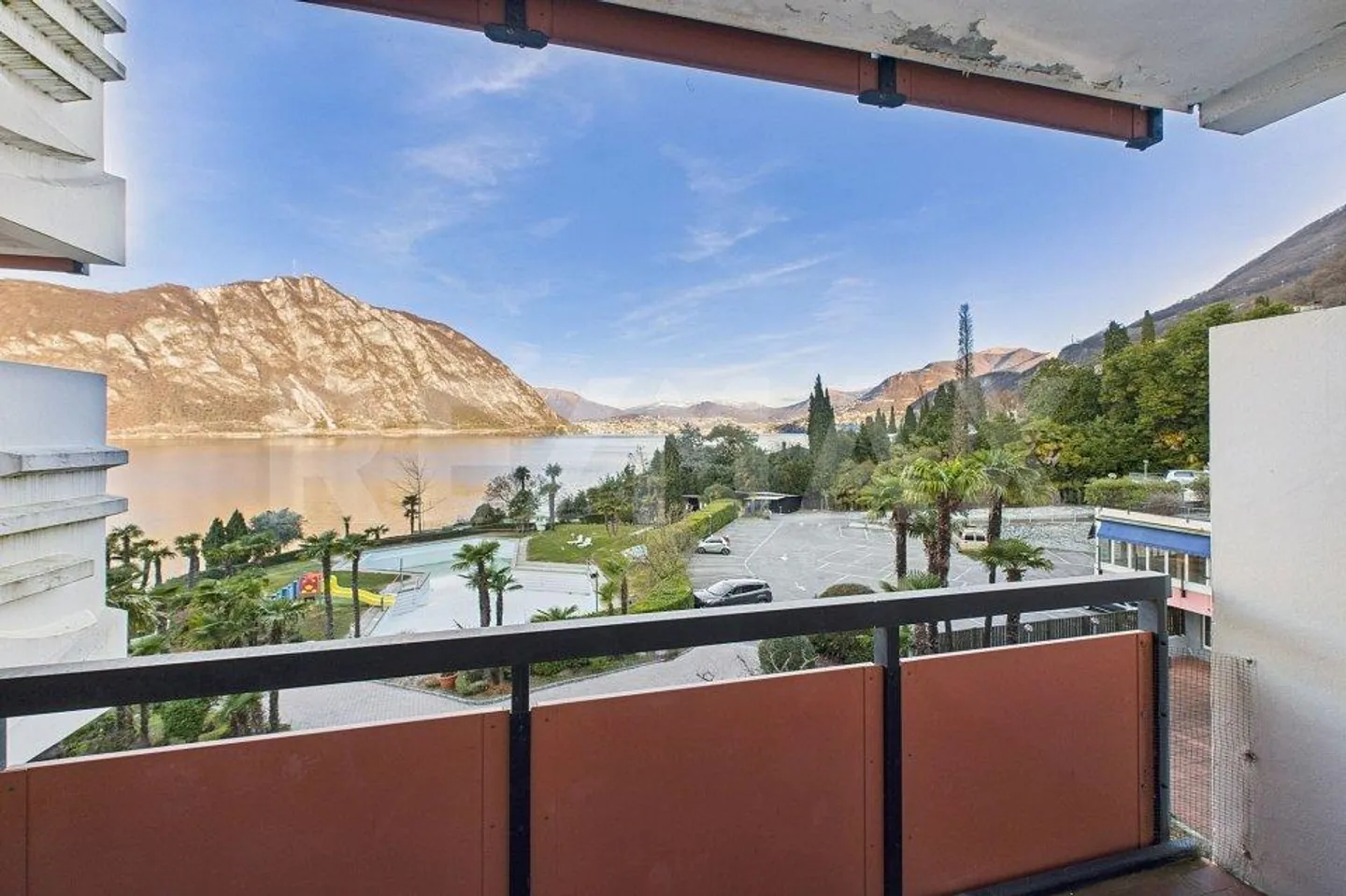 Vacances toute l'année, à deux pas de Lugano - 2.5 pièces avec vue sur le lac et terrasse - Photo 2 sur 13