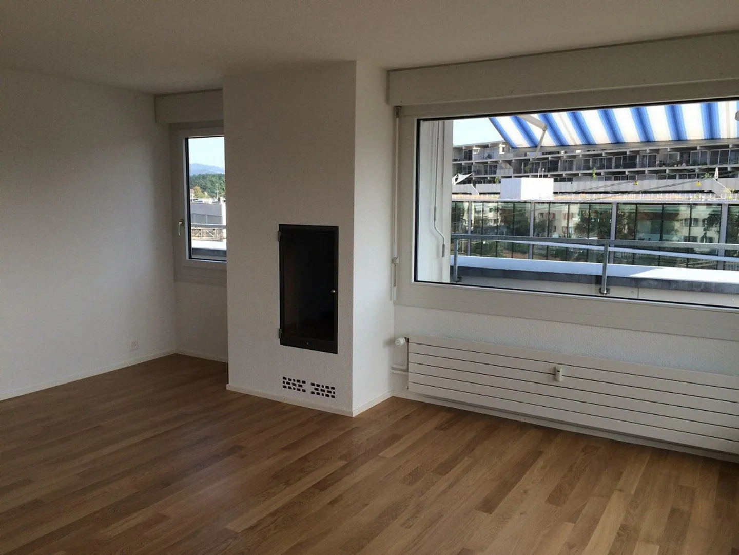 Appartamento attico di 3,5 stanze con vista su Güschä - Foto 4 di 12