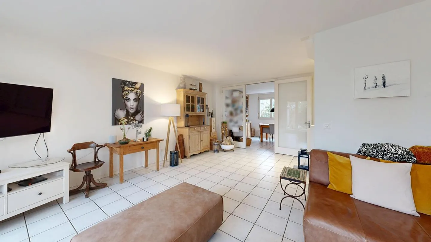 Maison de ville spacieuse de 6 pièces avec garage - Photo 4 sur 17