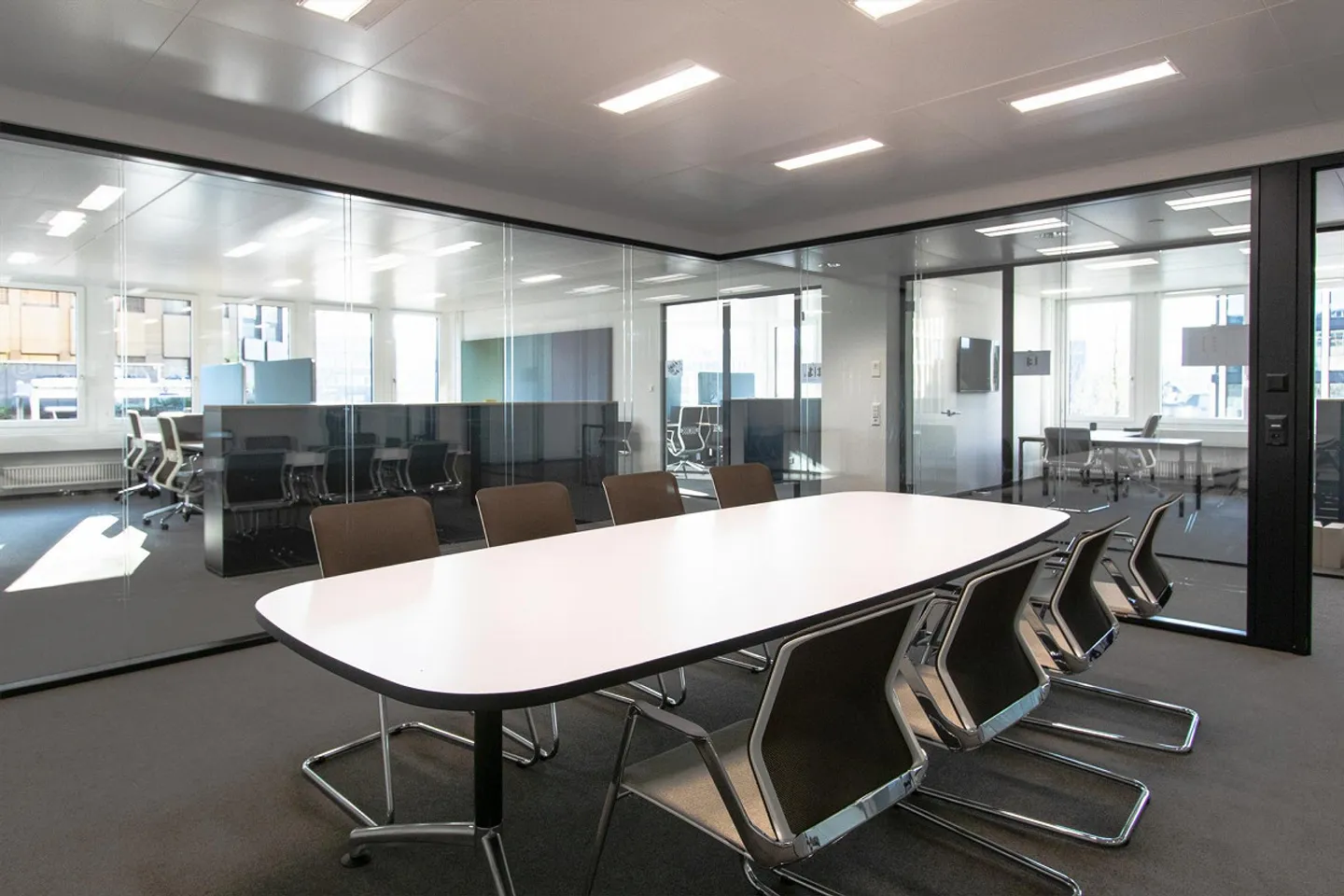 Commercial Building Neuhof - Modern Interior - Photo 5 of 9