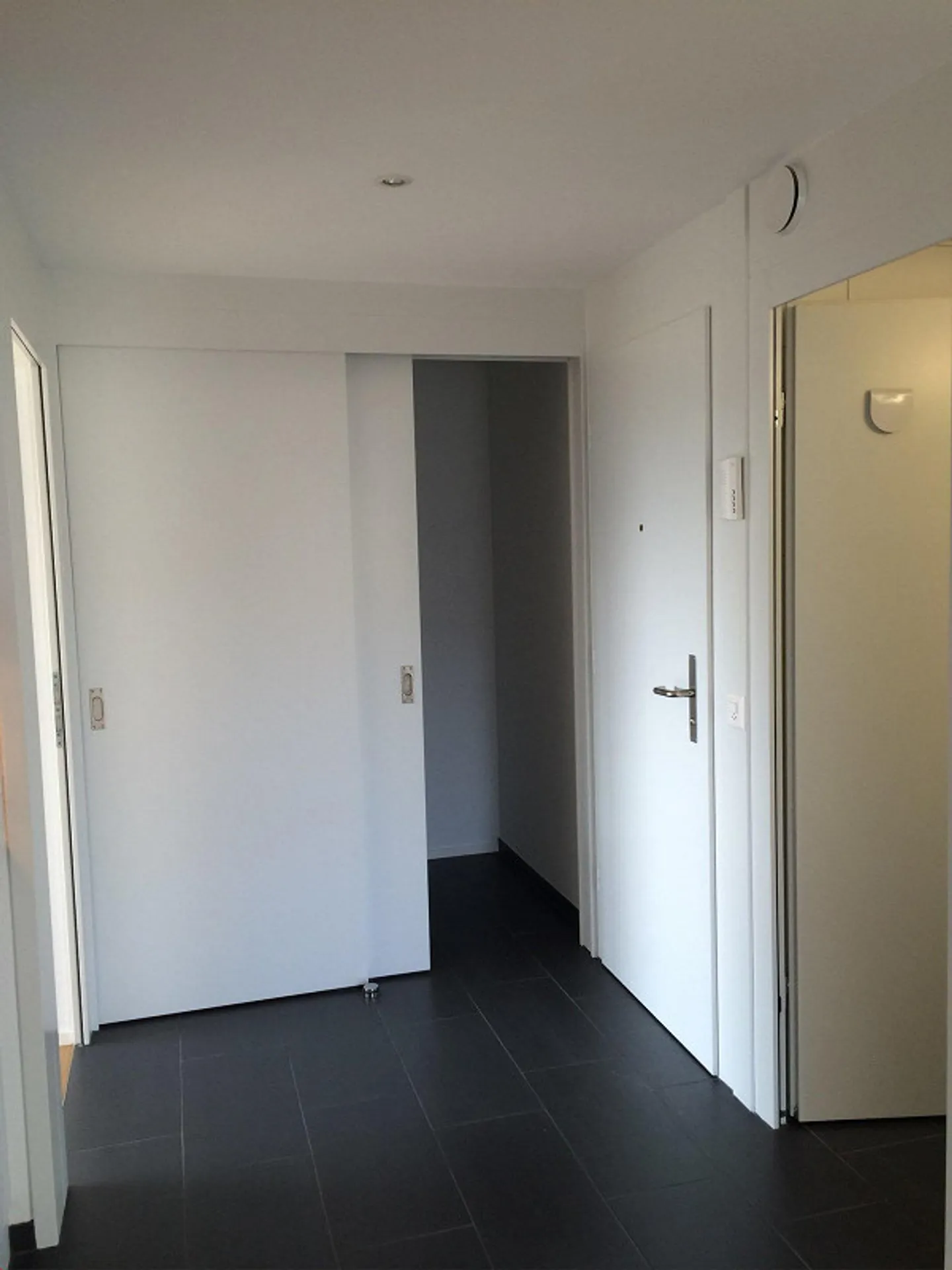 Appartamento attico di 3,5 stanze con vista su Güschä - Foto 9 di 12