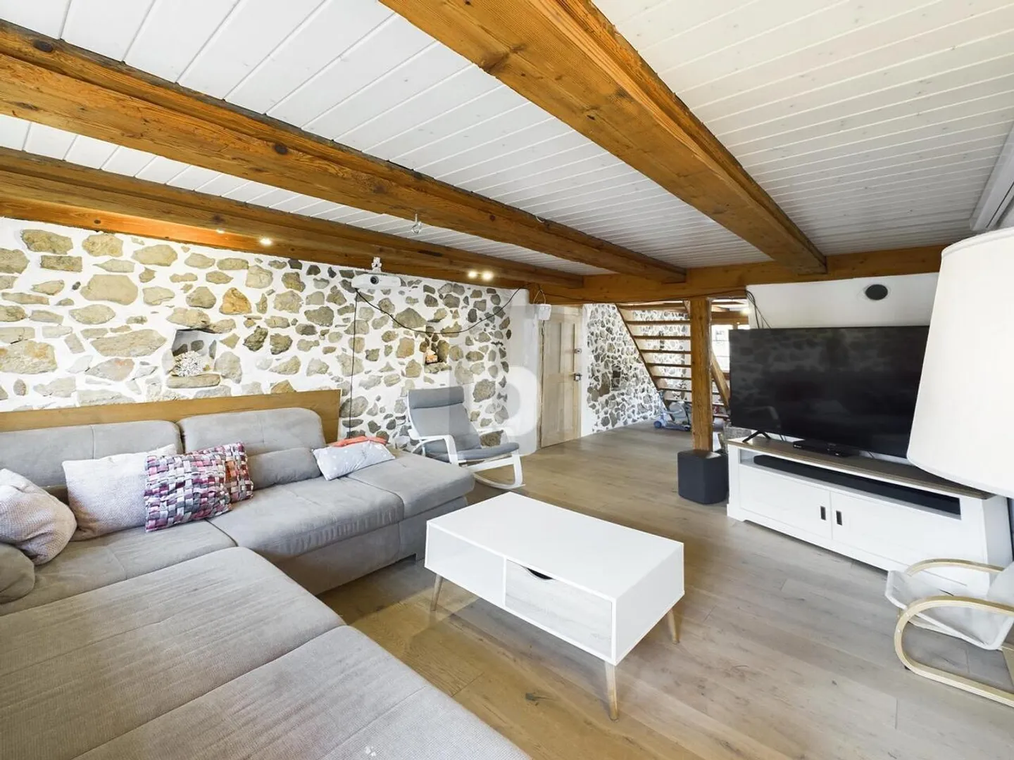 Semi-detached house for sale - Photo 2 of 6