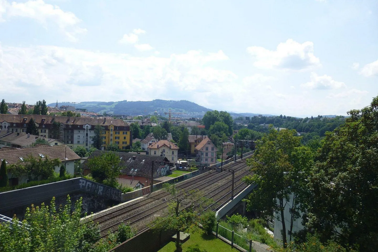 Appartamento attico di 3,5 stanze con vista su Güschä - Foto 12 di 12