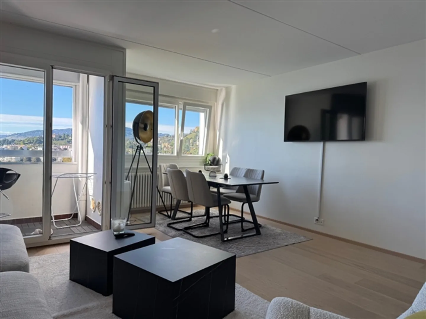 Penthouse - 2.5 Rooms - Private Parking - Montreux - Sole Agent - Photo 5 of 9