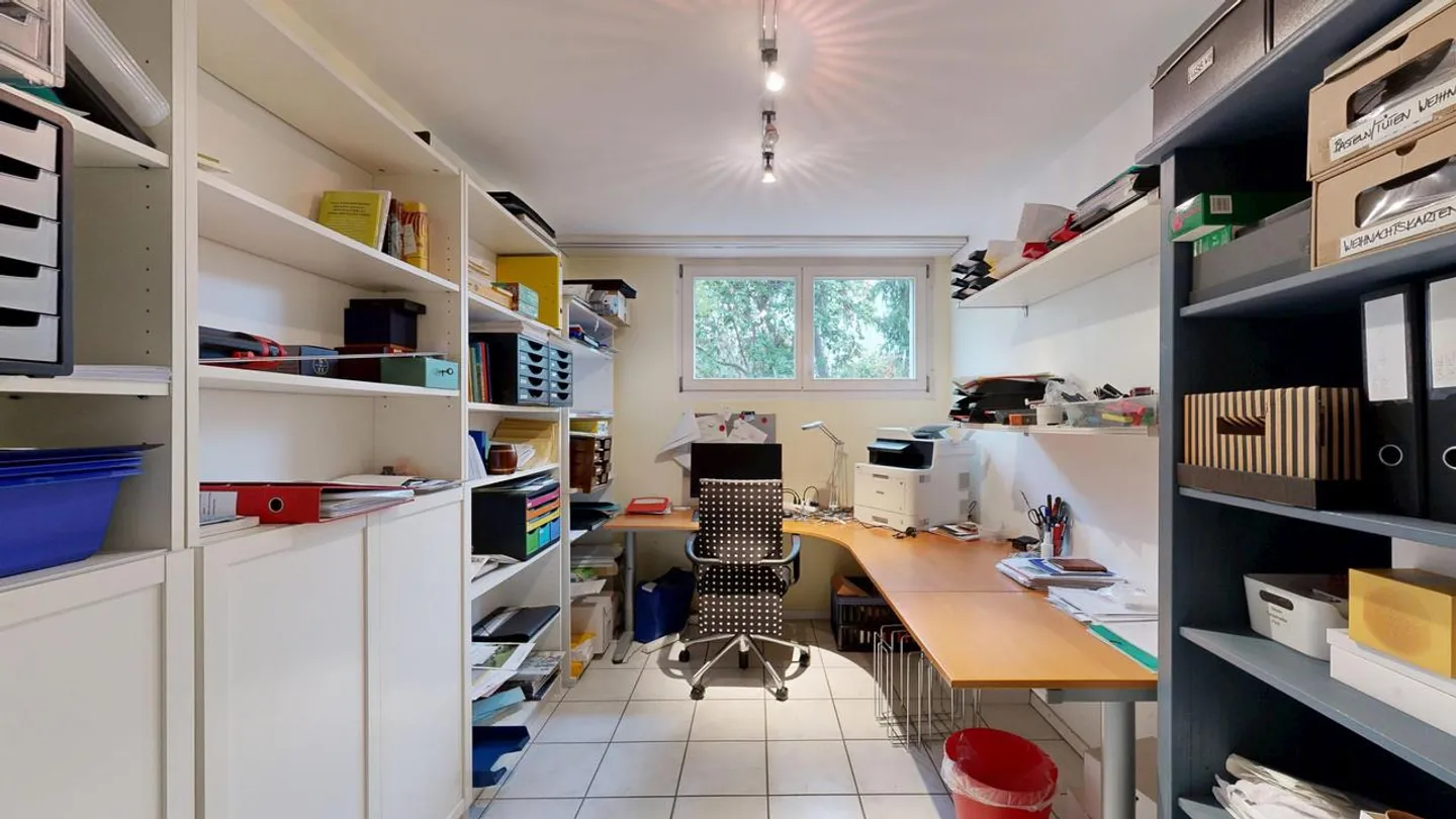 Maison de ville spacieuse de 6 pièces avec garage - Photo 15 sur 17