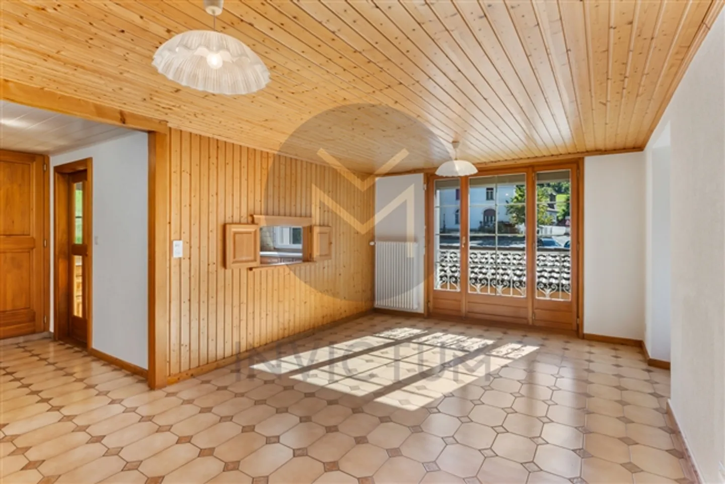 Ampia casa unifamiliare di 9,5 stanze con due appartamenti a Les Avants. - Foto 13 di 20