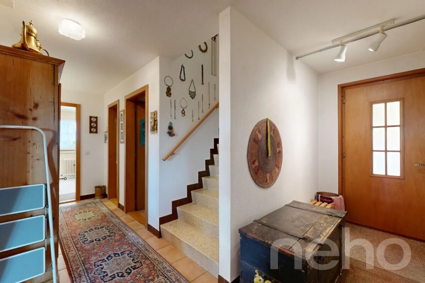 Geräumige Villa mit Aussicht - Foto 8 von 13