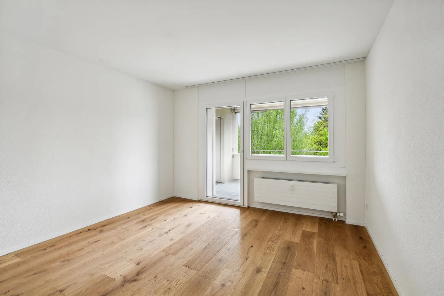 Fully Renovated 4.5 Room Apartment in the Heart of Niederuzwil - Photo 7 of 11